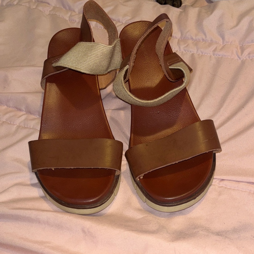 Maurices Tan and Cream Women's Sandals Size 8.5 Women’s Wedge Shoes
